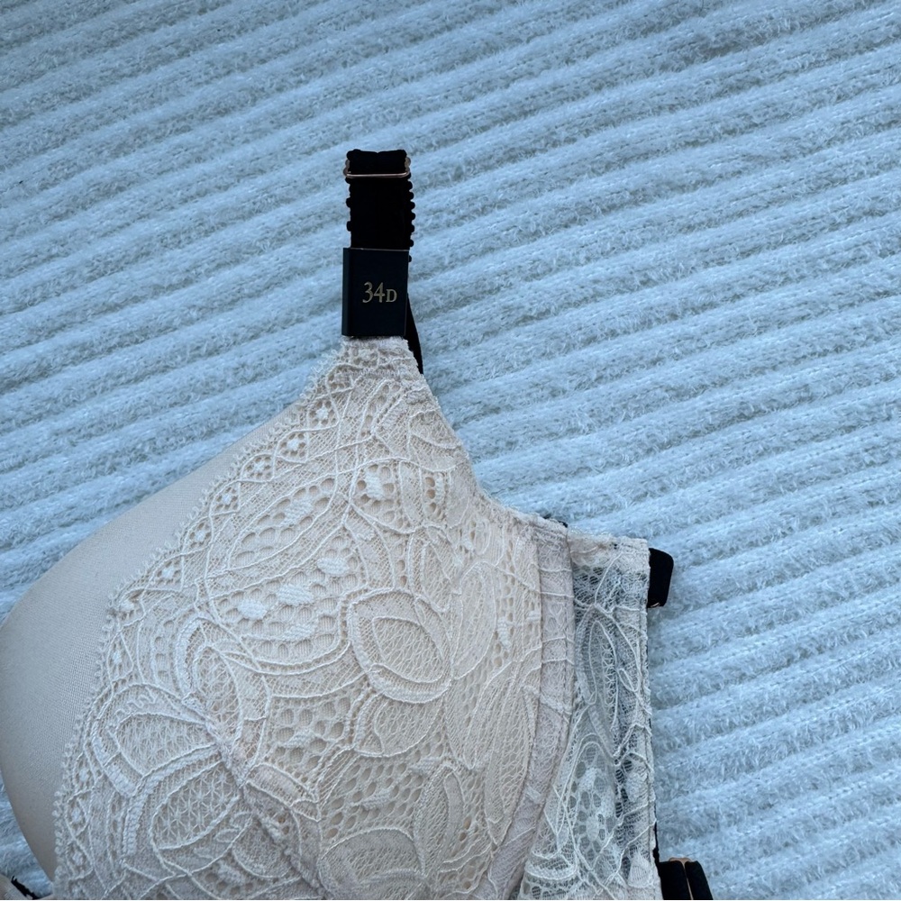 VICTORIA’S SECRET | NWT Very Sexy Push Up Bra Cream & Black Strappy 34D - Picture 2 of 5